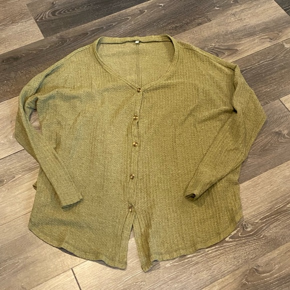 Women’s Green Button Down Top Medium - Picture 1 of 5